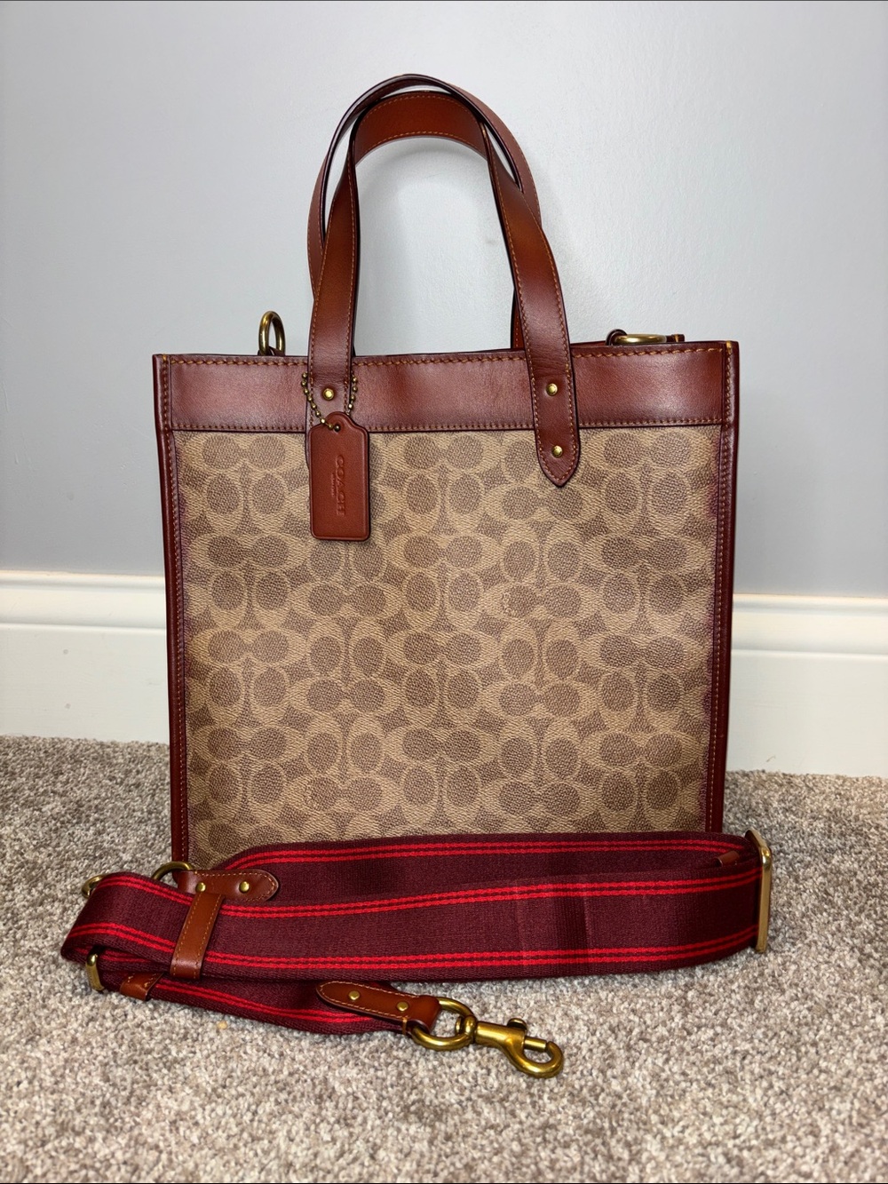 Coach Field Tote in Signature Canvas